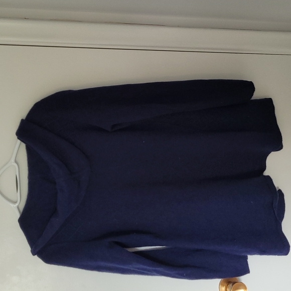 Cashmere Sweater Navy Blue Size M  but fits like S - Picture 4 of 4